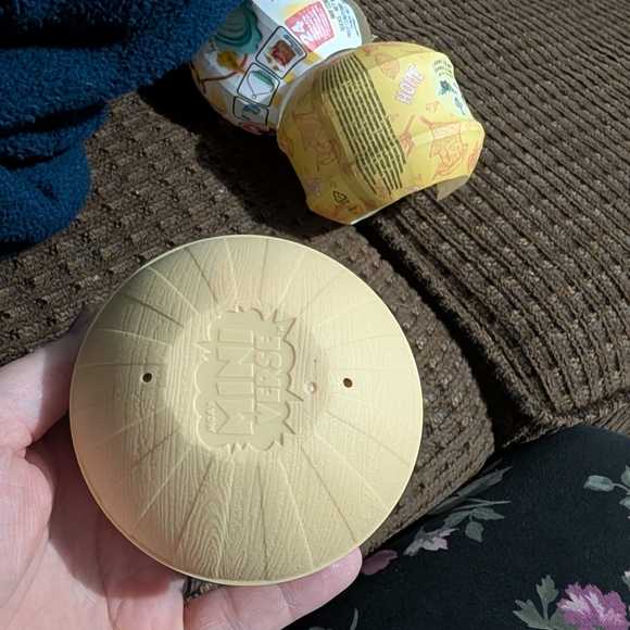 Mini verse Make It Mini Capsule Lifestyle Series 1 - Purple Photos #1 - Picture 4 of 7